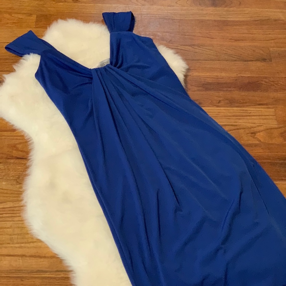 Beautiful royal blue dress!